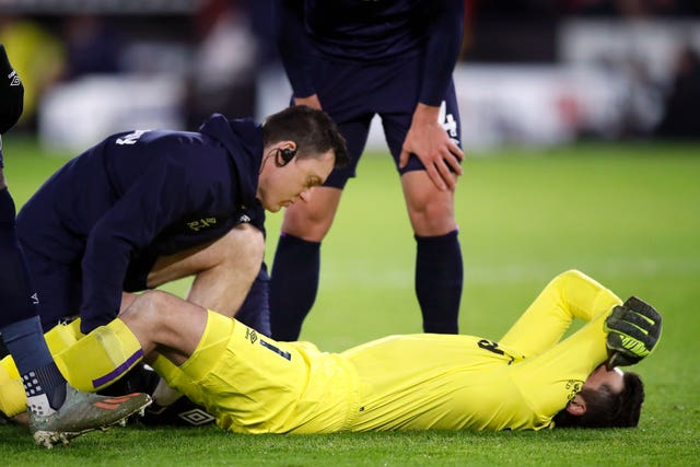 West Ham goalkeeper Lukasz Fabianski was forced off through injury