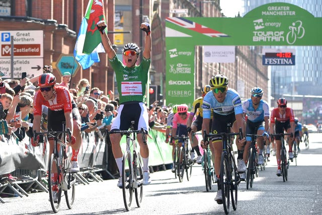 Mathieu Van Der Poel (second left)