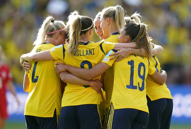 Hanna Bennison's ;late goal earned Sweden victory over Switzerland 
