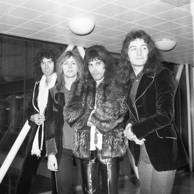 Black and white image of Queen in the 1970s