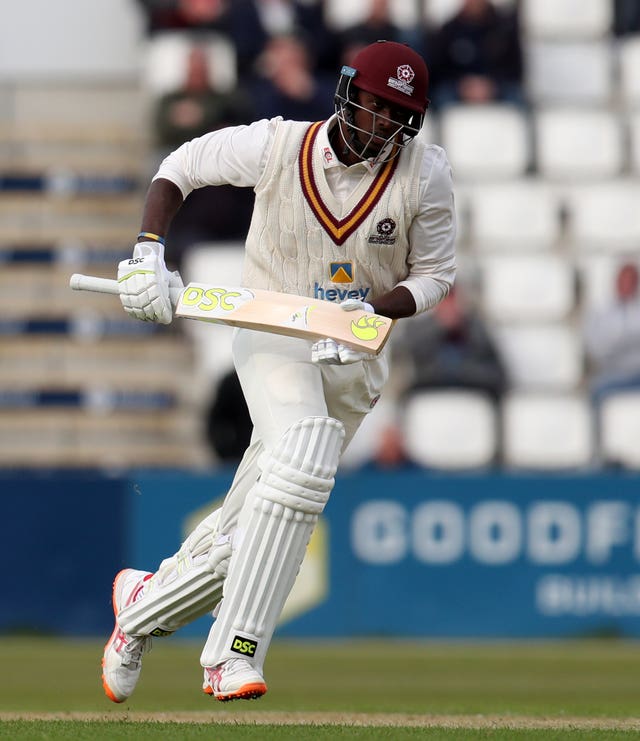 Jason Holder starred as Northamptonshire cruised to victory over Warwickshire