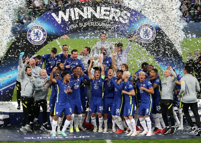Chelsea celebrate winning the Super Cup