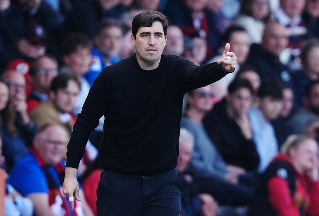 Andoni Iraola gestures on the touchline