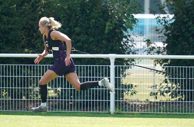 Steph Houghton in a sprint drill during England's training session