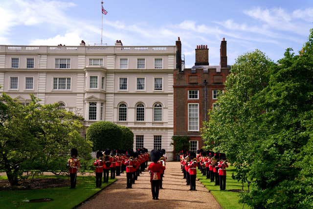 Coldstream Guards perform Three Lions