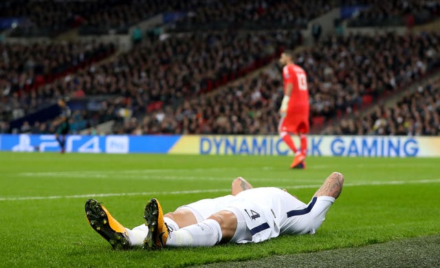 Toby Alderweireld injured his hamstring against Real Madrid on November 1