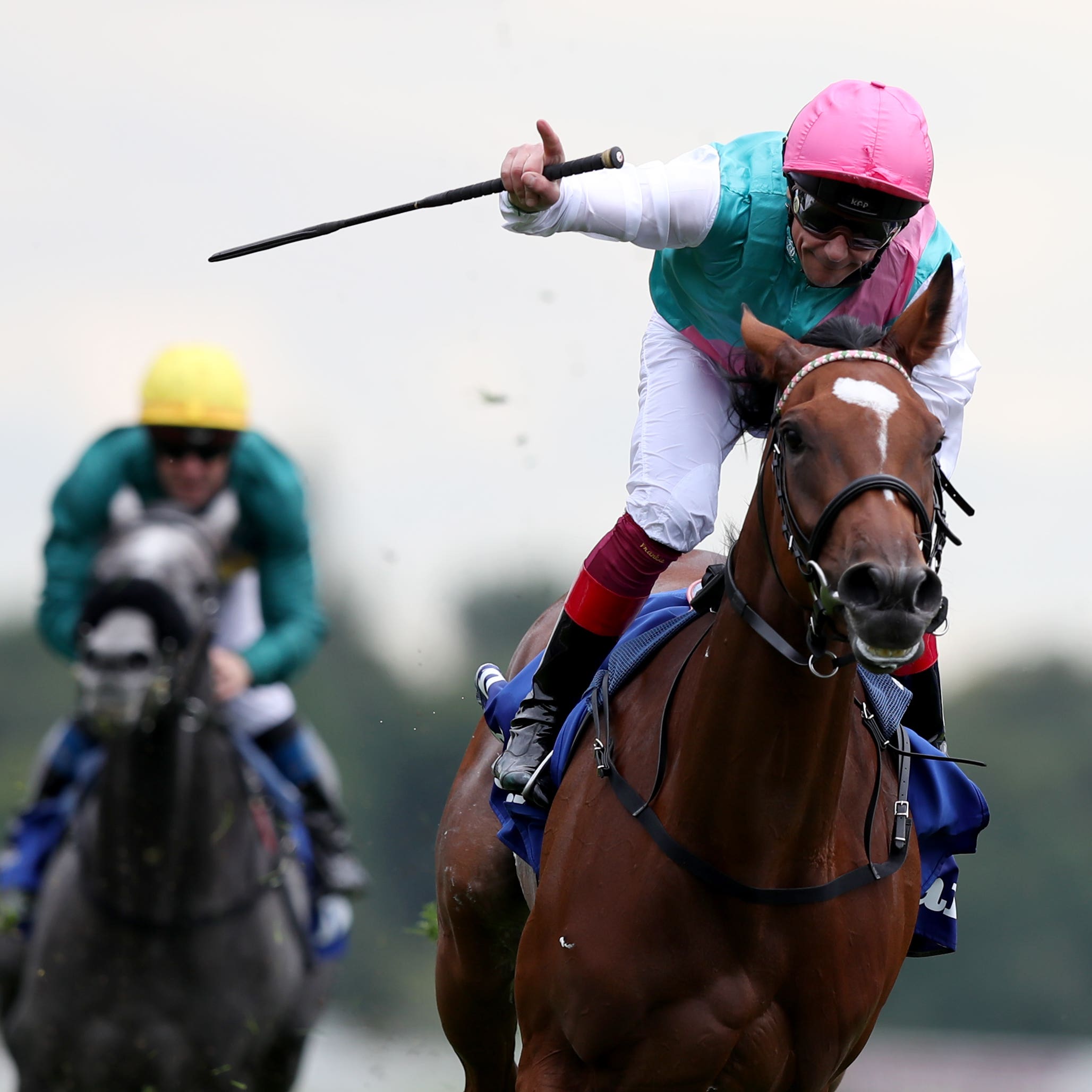 Enable wins the Yorkshire Oaks under Frankie Dettori
