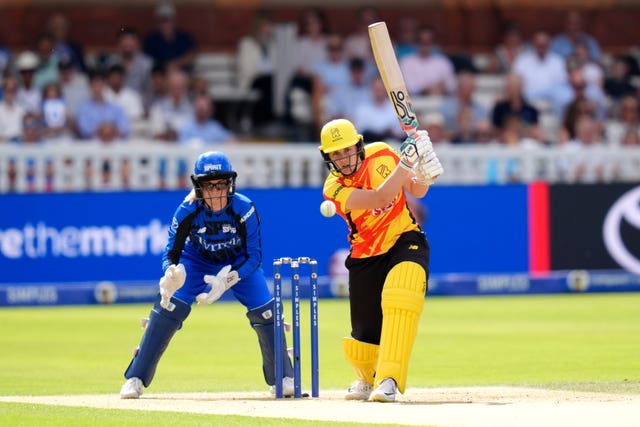 Nat Sciver-Brunt hits a shot