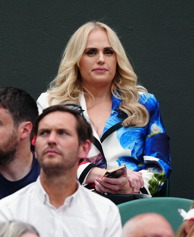 Rebel Wilson watches the tennis at Wimbledon