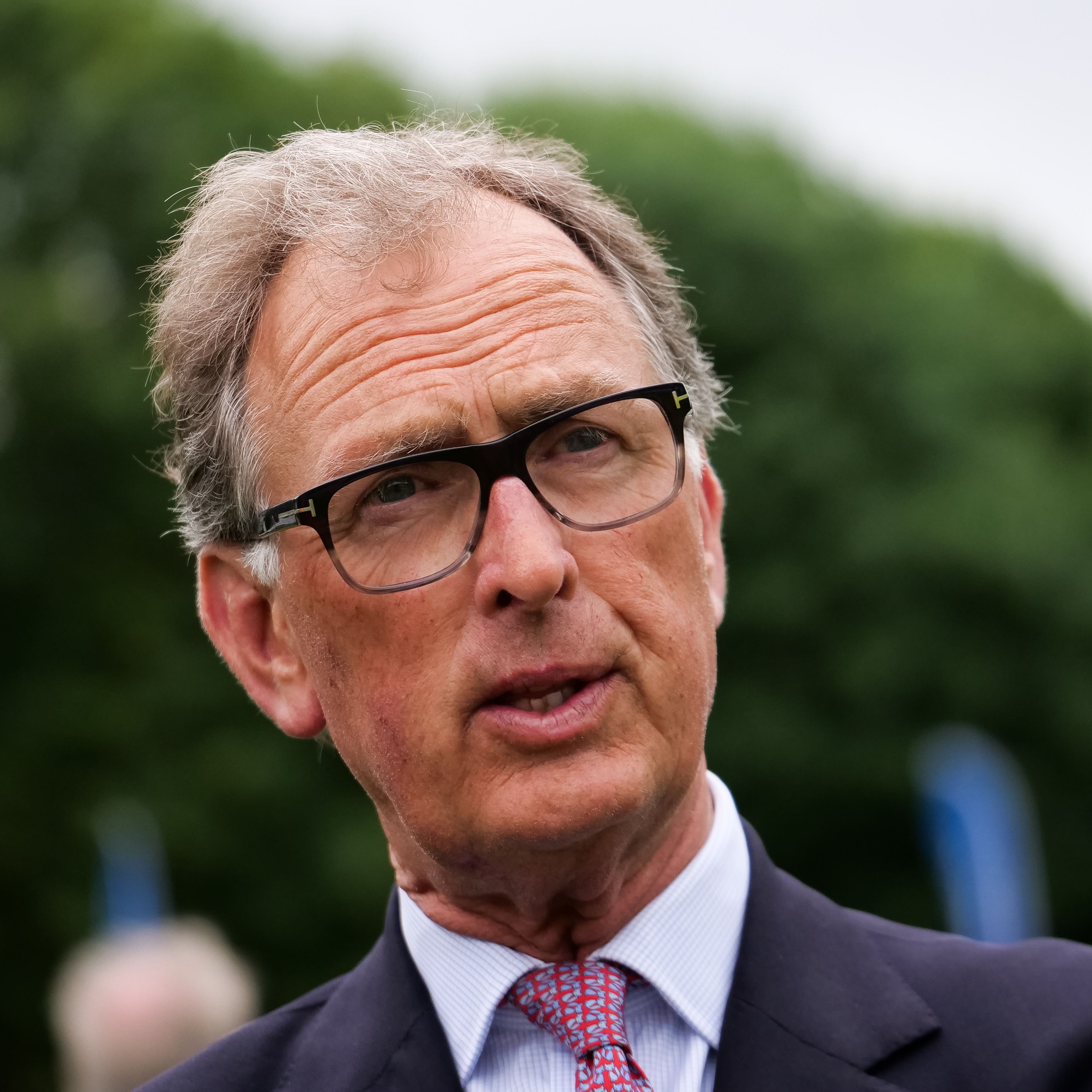 Roger Charlton trains Creationist