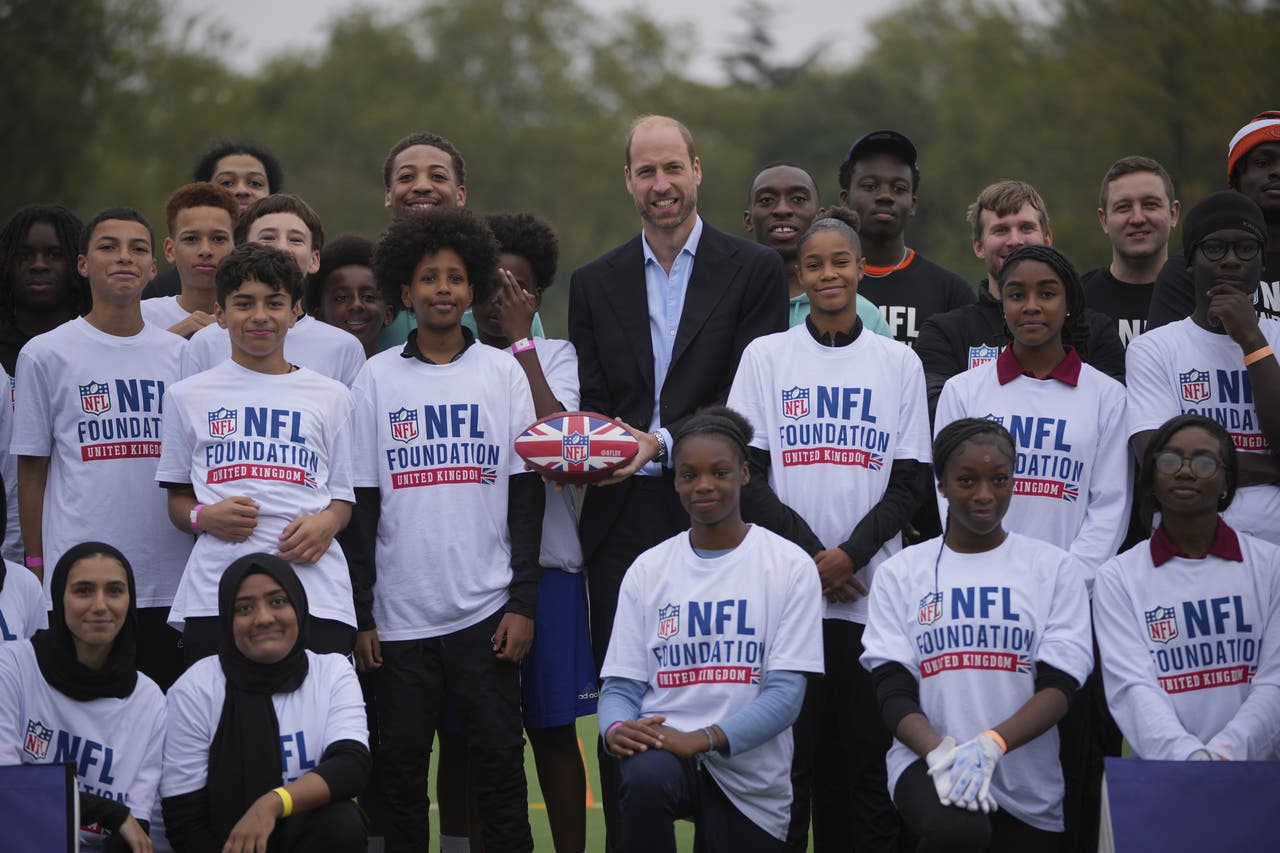 William shows off ‘unbelievable arm’ playing American football with