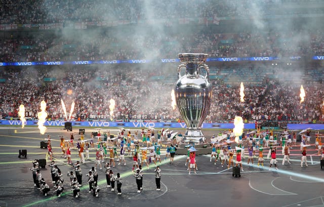 The closing ceremony took place before kick-off