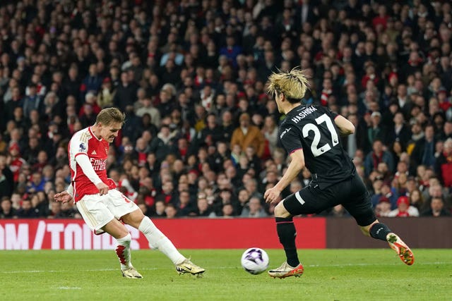 Martin Odegaard fires Arsenal into the lead 