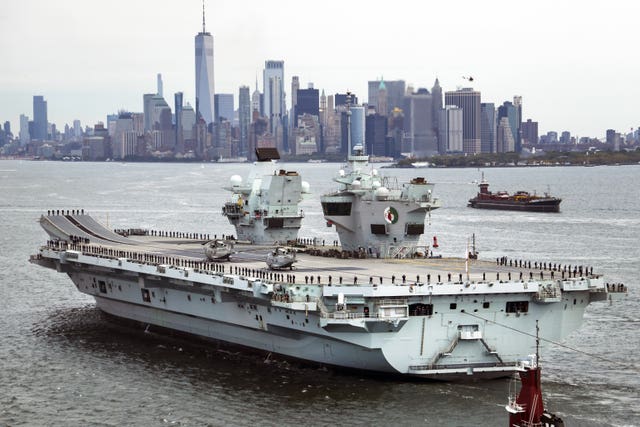 HMS Queen Elizabeth arrives in New York
