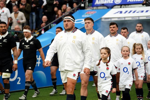 New Zealand defeated England 24-22 at Twickenham on Saturday