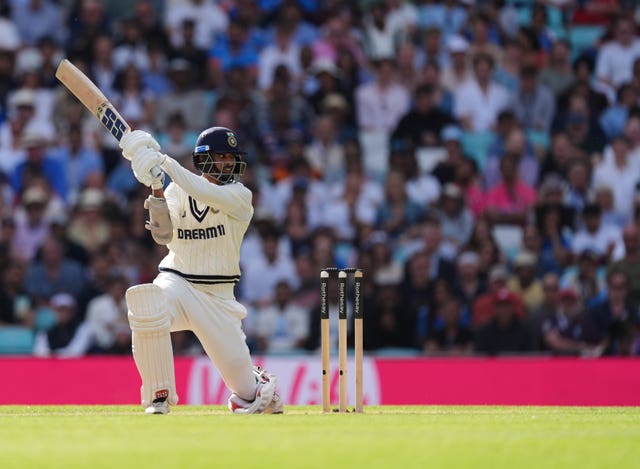 Washington Sundar held up England with a late onslaught