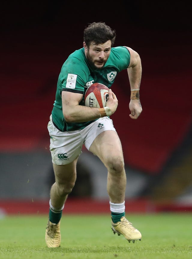 Robbie Henshaw returns at centre for the Lions
