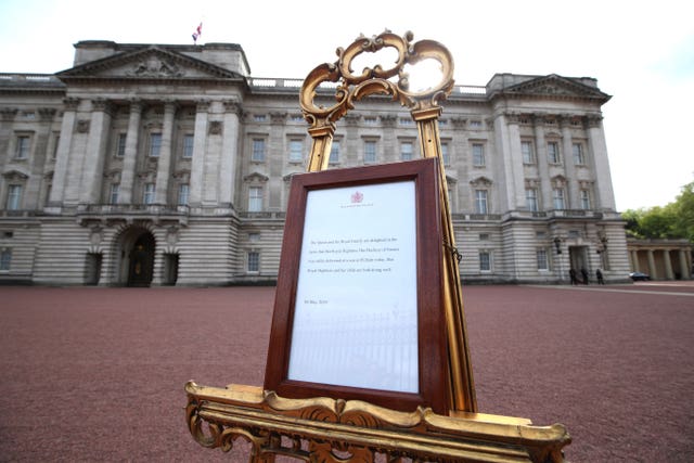 The official notice outside Buckingham Palace