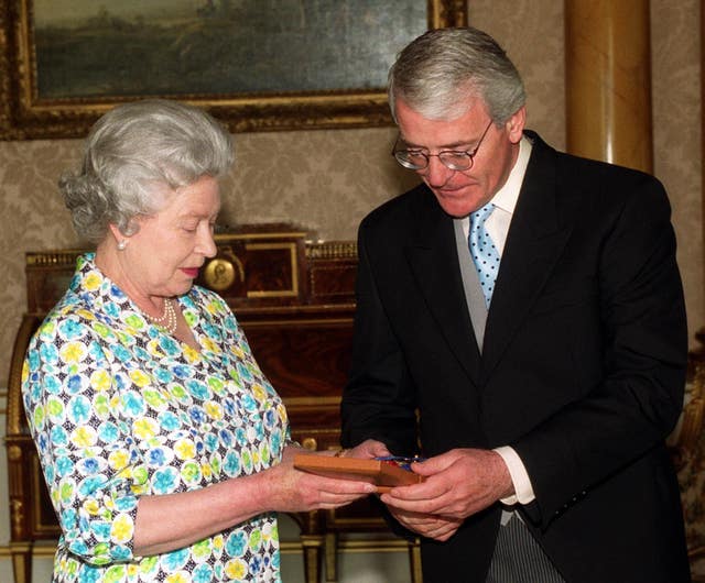 John Major & Queen/Honour 2