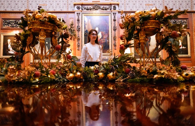 The garland display in the Waterloo Chamber 