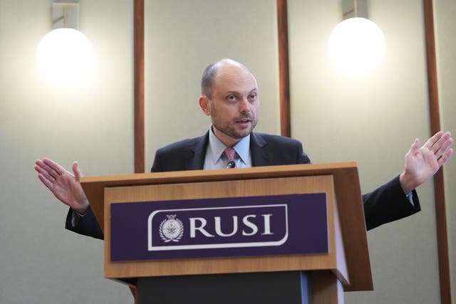 Vladimir Kara-Murza speaking at a press conference