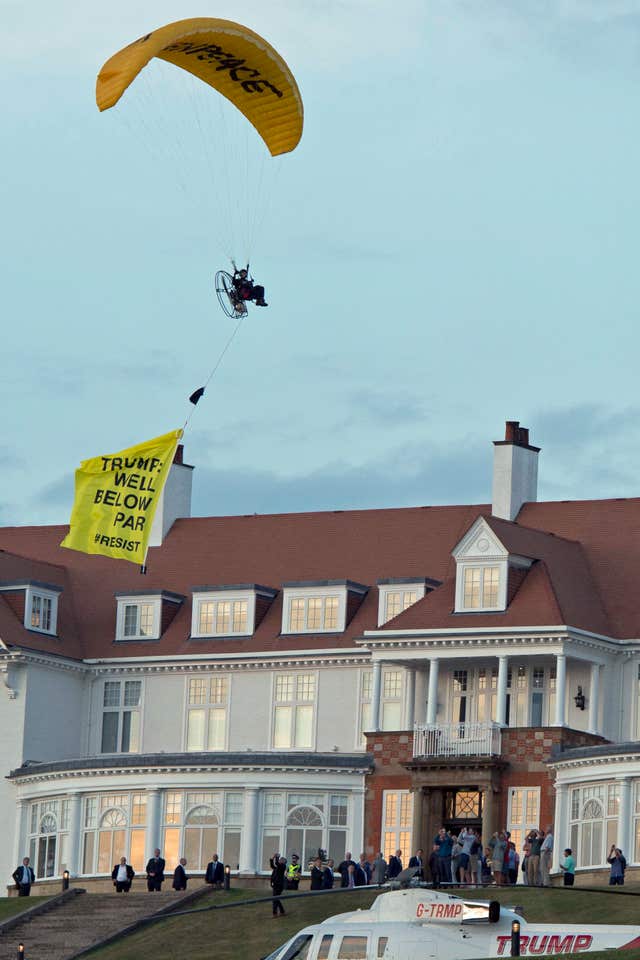 Paraglider protester over Trump Turnberry