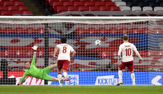 Christian Eriksen slots home the penalty