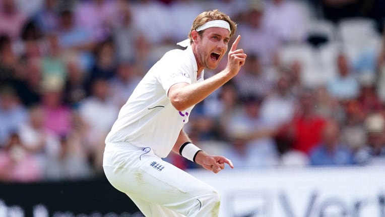 Stuart Broad stars on day one for England but error of judgement proves  costly | BT Sport
