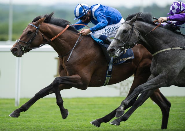 Hukum winning the King George V Stakes at Royal Ascot