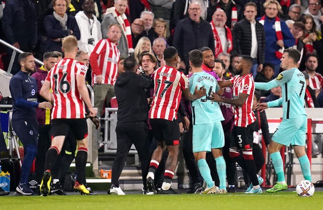 Roberto De Zerbi and Thomas Frank clash on the touchline