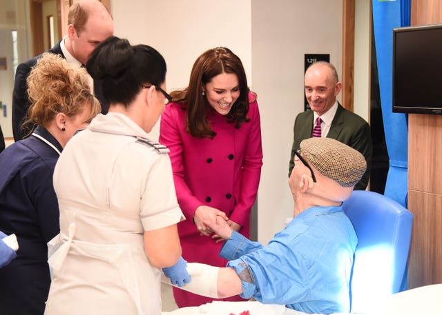Kate speaks to a patient (Eamonn M. McCormack/PA)