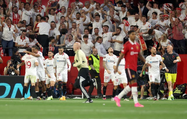 Sevilla swept into the semi-finals 
