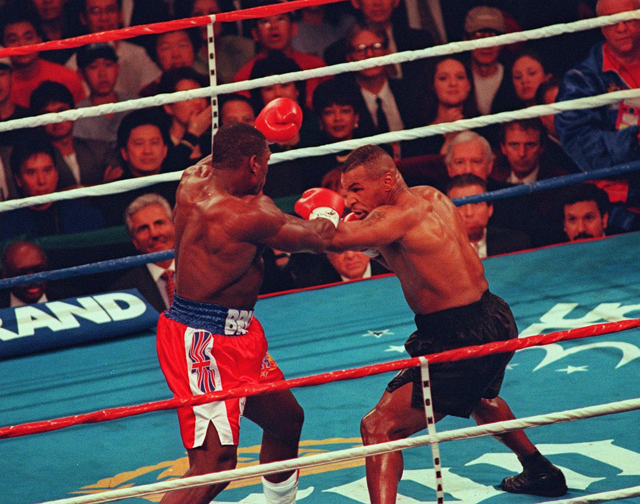 Пас бокс. Tyson vs Bruno. Mike Tyson vs Frank Bruno photos.