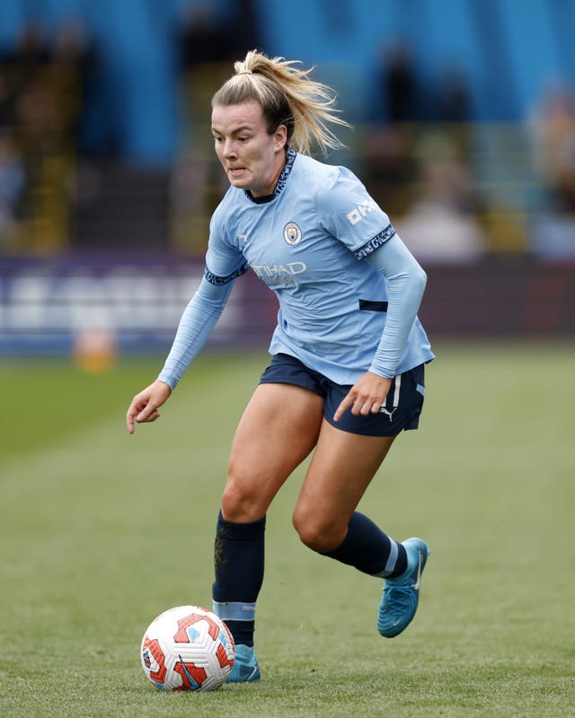 Lauren Hemp in action for Manchester City 