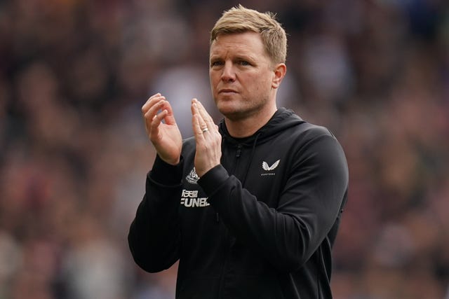 Newcastle United manager Eddie Howe applauds the fans after the defeat 