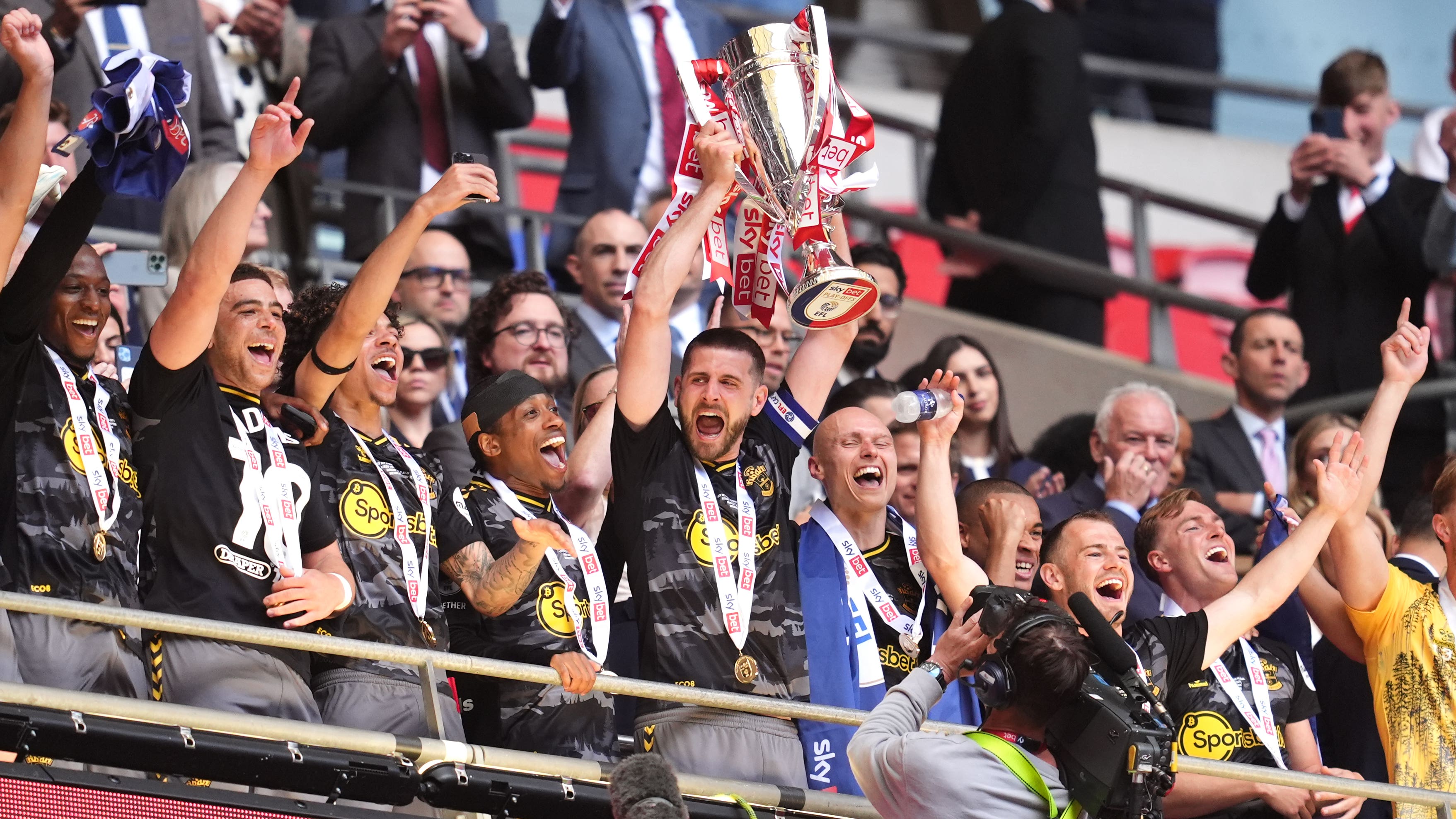 Southampton return to Premier League after beating Leeds in play-off final