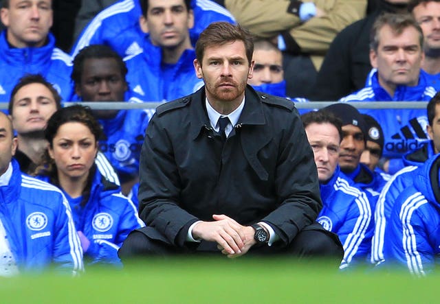 Andre Villas-Boas, centre, on the Chelsea bench