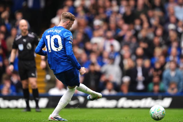 Chelsea’s Cole Palmer fails to score a penalty 