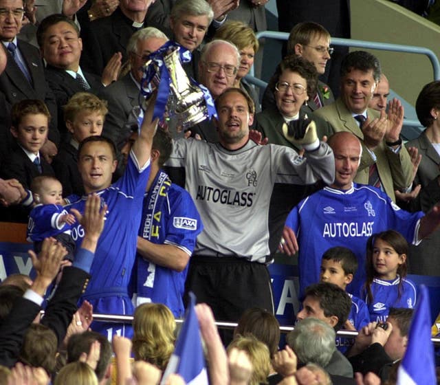 Henry Wise accompanied his father during the trophy presentation 