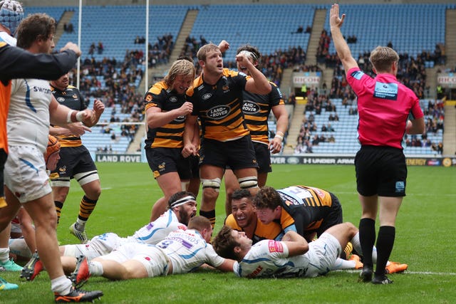 Nathan Hughes grounds the ball for a crucial try