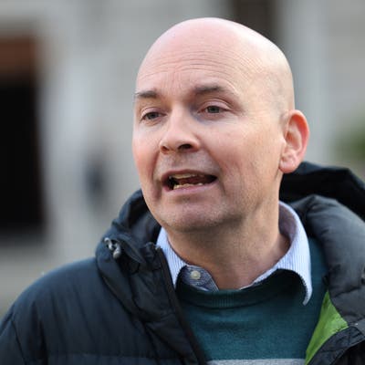 Court hears appeal over super junior ministers attending Cabinet meetings