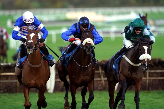 Minella Missile (right) comes to claim Captain Teague (left) and The Big Doyen