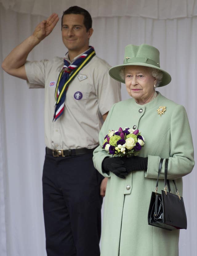 Queen attends annual scouting review