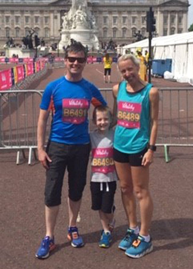 Louise Blizzard with husband Gareth and their son Alfie at the Vitality Westminster Mile in 2018 
