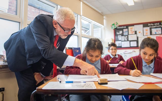 Jeremy Corbyn gives some tips to pupils at Fulbridge Academy 