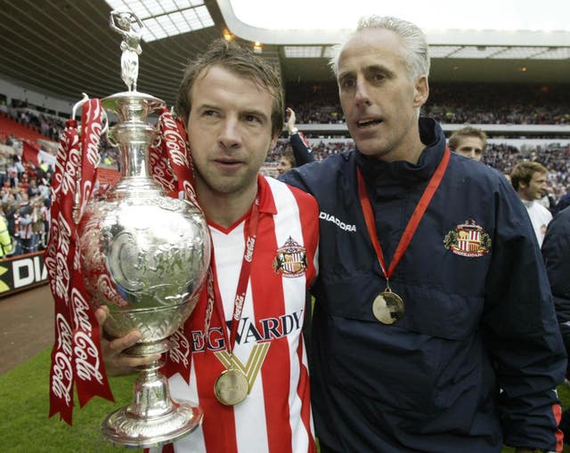 Marcus Stewart and Mick McCarthy celebrate Sunderland's promotion