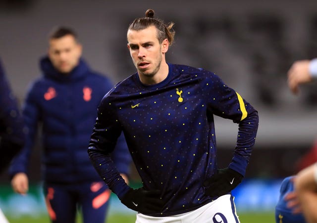 Gareth Bale warms up