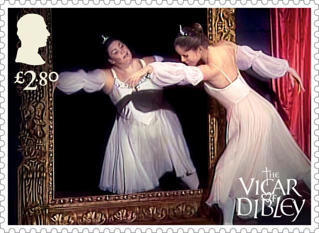 Geraldine performs a ballet duet with Dame Darcey Bussell