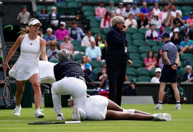 Venus Williams took a fall during her match against Elina Svitolina 