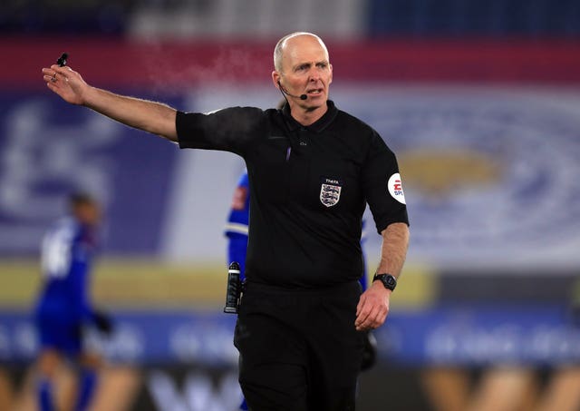 Mike Dean has asked not to be selected for this weekend's Premier League fixtures 